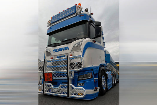 MK Cargo oil; SCANIA S NORMAL CS20N 6X2 TWIN STEER