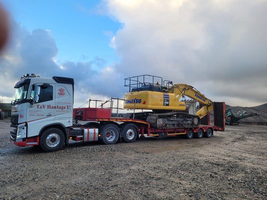 T&V Haulage Volvo FH4  (6×2) Semi low loader with ramps 3 axle