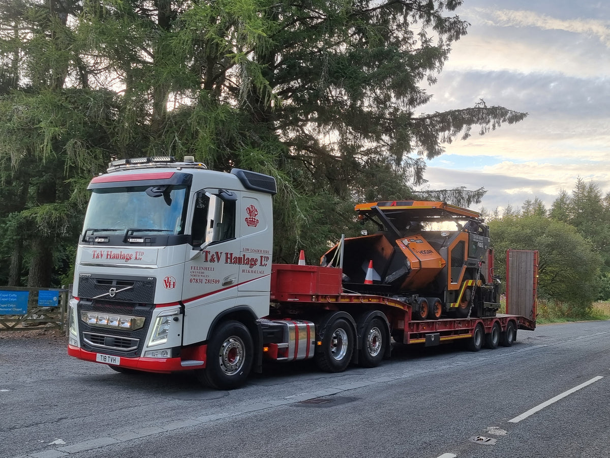 T&V Haulage Volvo FH4  (6×2) Semi low loader with ramps 3 axle