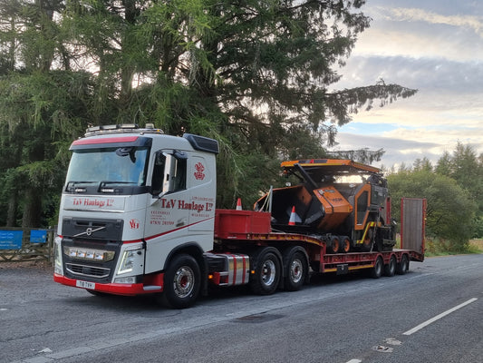 T&V Haulage Volvo FH4  (6×2) Semi low loader with ramps 3 axle