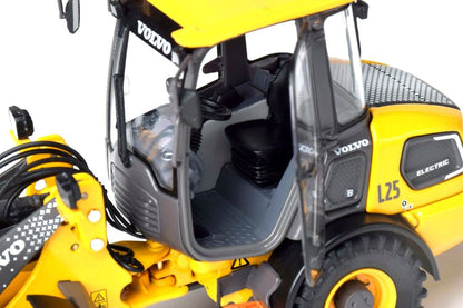 Volvo L25 Compact Wheel Loader (Electric) 1/32