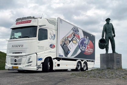 Adri & Zoon; VOLVO FH AERO GLOBETROTTER RIGED REEFER TRUCK 6X2 TAG AXLE - Celt Models