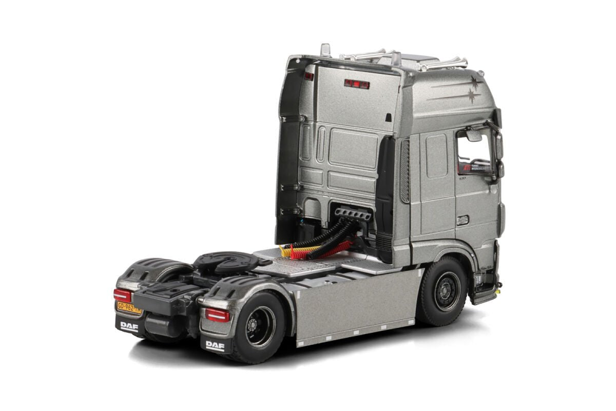 Armor Express; DAF XF SUPER SPACE CAB MY2017 4X2 - Celt Models