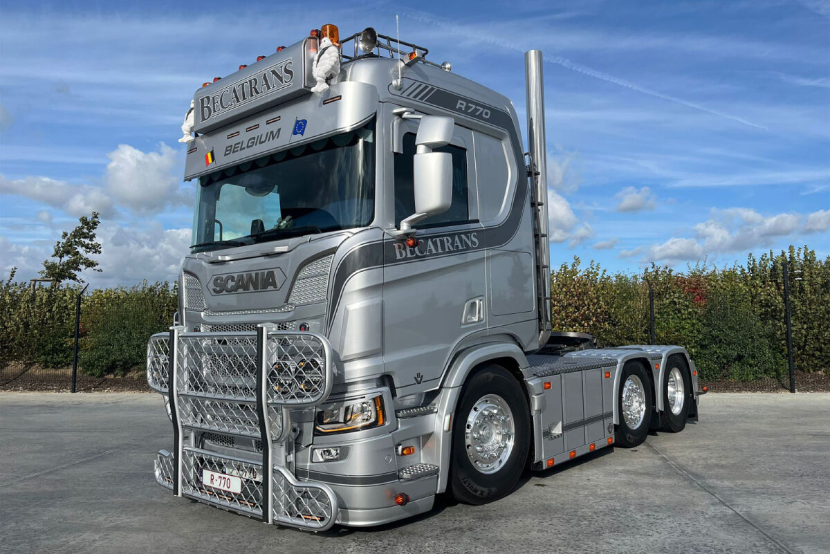 Becatrans; SCANIA R NORMAL CR20N 6X2 TWIN STEER