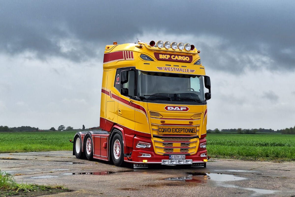 BKP Cargo; DAF XG+ 6X2 TWIN STEER - Celt Models