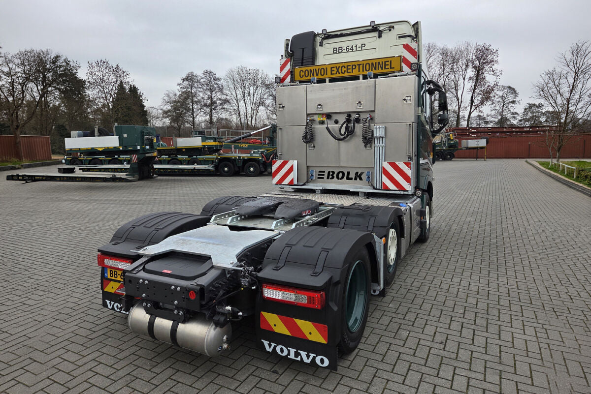 Bolk; VOLVO FH AERO GLOBETROTTER XL 6X2 TWIN STEER EURO PX LOW LOADER - 2 AXLE HIGH WOODEN BOX WITH TOP SEAL