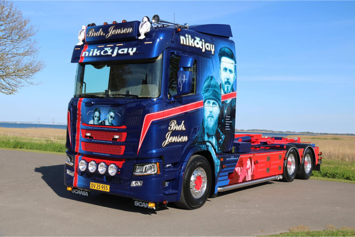 Brdr. Jensen; SCANIA R NORMAL CR20N RIGED TRUCK WITH HOOKLIFT SYSTEM 6X2 TAG AXLE