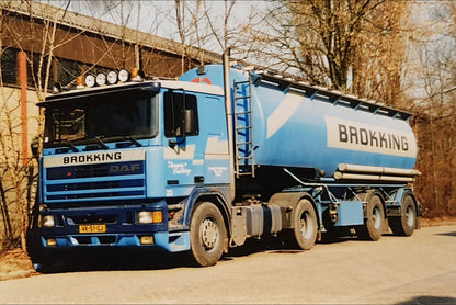 Brokking; DAF 95 COMFORT CAB 4X2 ANIMALFEED BULK TRAILER - 2 AXLE