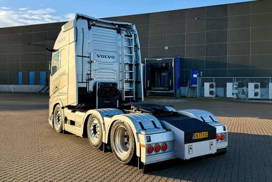 Christian Lerche; VOLVO FH AERO GLOBETROTTER XXL 6X2 TWIN STEER