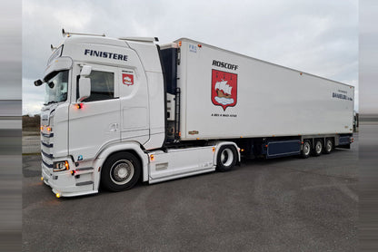 Danielou; SCANIA S HIGHLINE CS20H 4X2 REEFER TRAILER - 3 AXLE - Celt Models