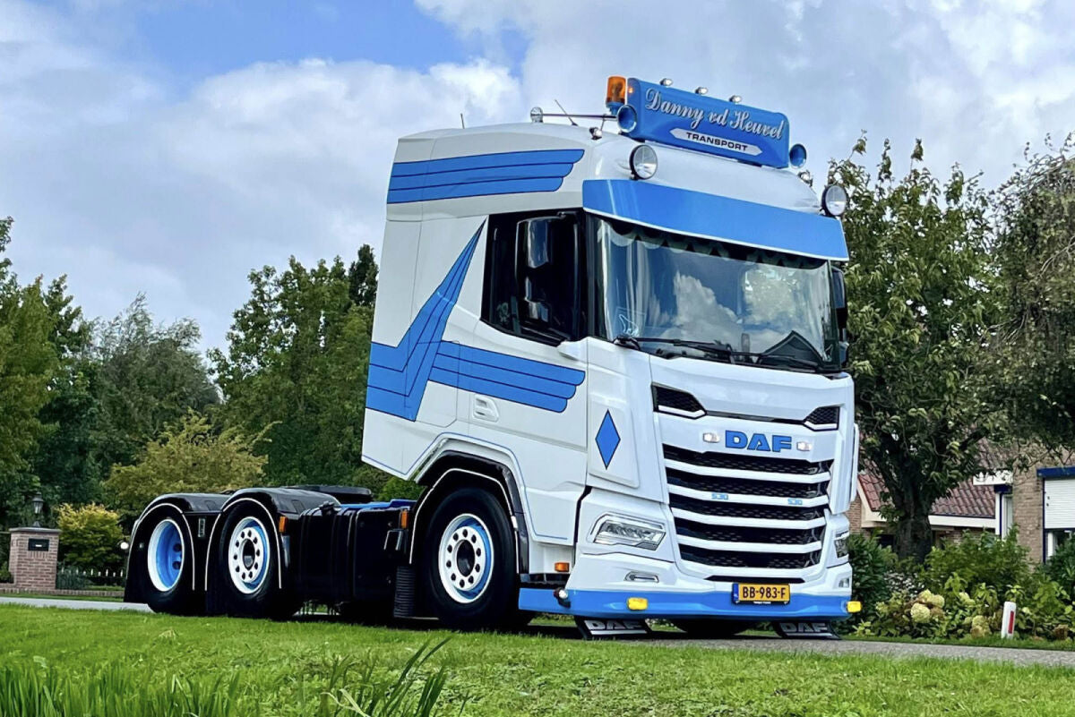 Danny van den Heuvel; DAF XF SH WITHOUT SKY LIGHTS MY25 6X2 TWIN STEER