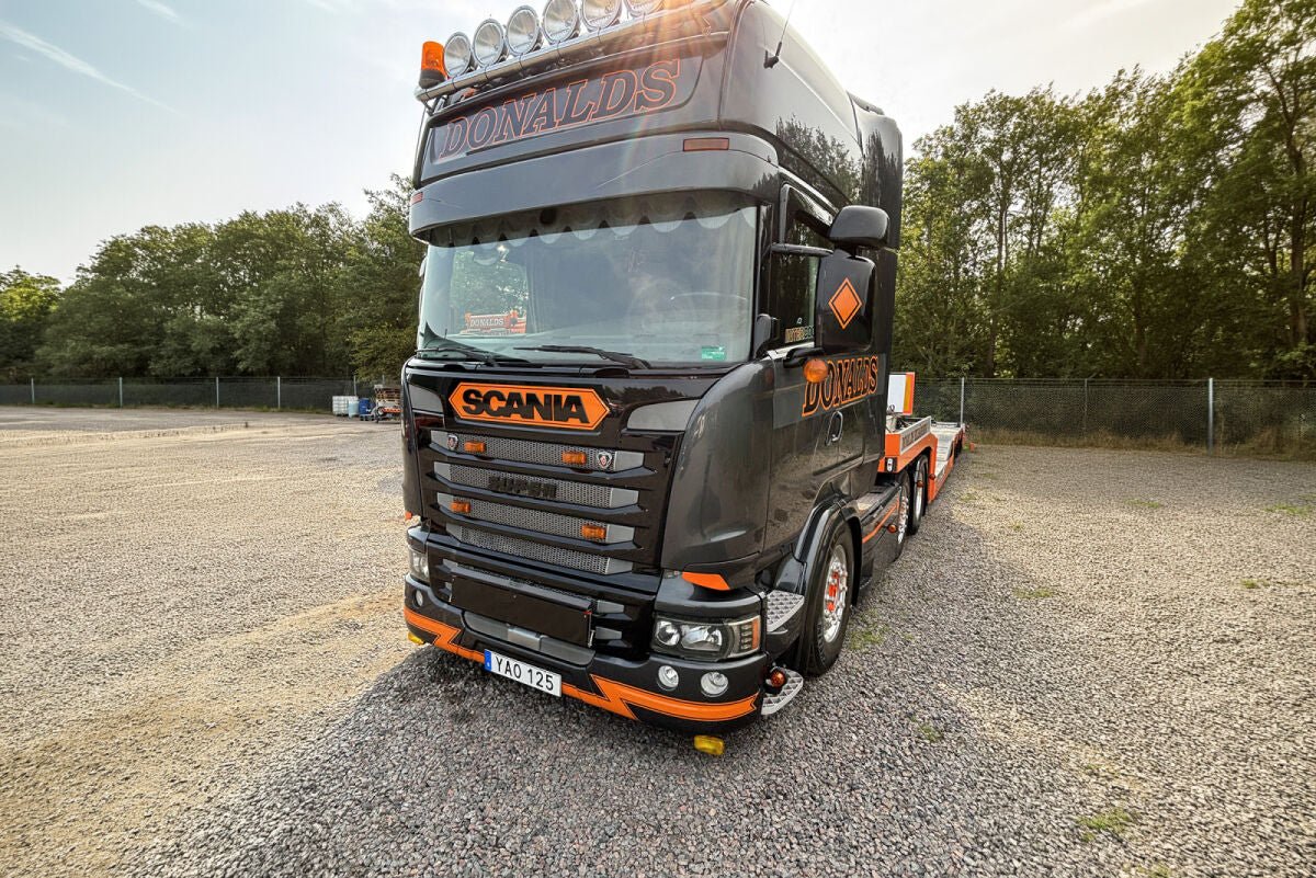 Donalds Bilbärgning; SCANIA STREAMLINE TOPLINE 6X2 TWIN STEER TRUCK TRANSPORTER - 3 AXLE - Celt Models