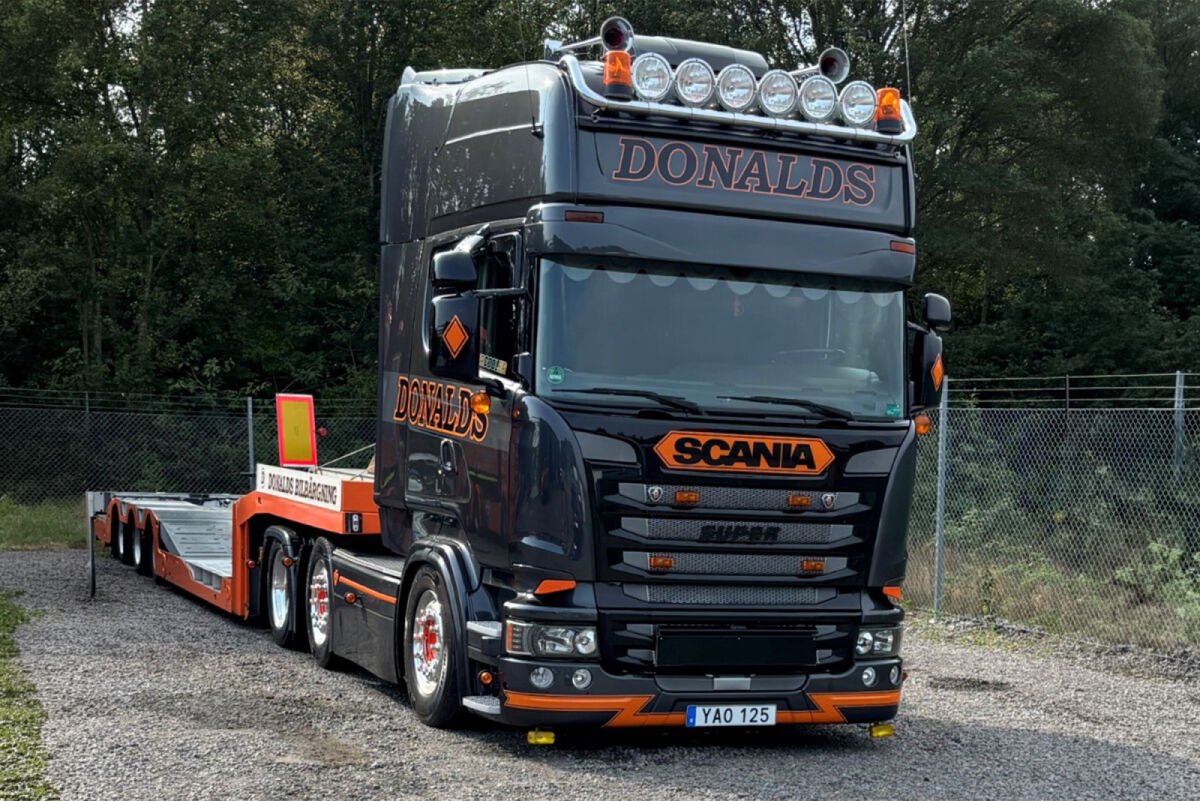 Donalds Bilbärgning; SCANIA STREAMLINE TOPLINE 6X2 TWIN STEER TRUCK TRANSPORTER - 3 AXLE - Celt Models