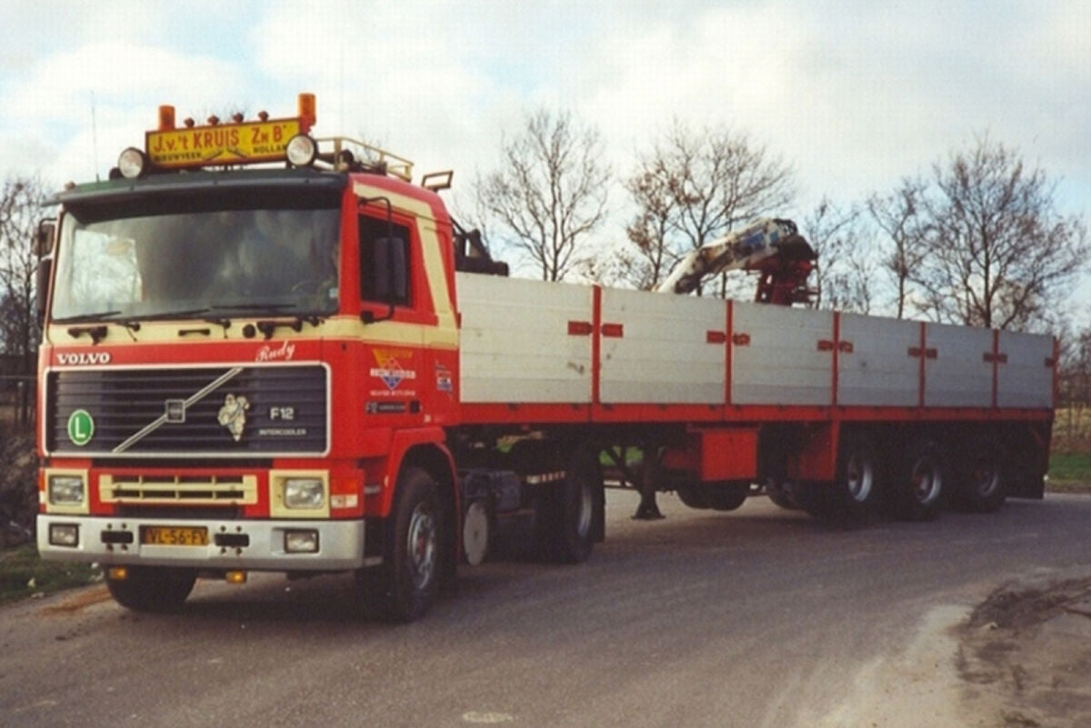 Fa. J.v.'t Kruis & Zn.; VOLVO F12 4X2 BRICK TRAILER - 3 AXLE