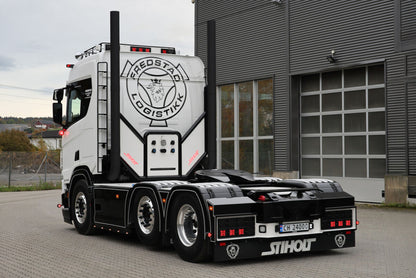 Fredstad; SCANIA R NORMAL CR20N 6X2 TWIN STEER BOX TRAILER - 3 AXLE