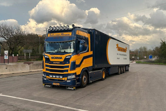 Gebr. van Iterson; SCANIA S HIGHLINE CS20H 4X2 REEFER TRAILER - 3 AXLE - Celt Models