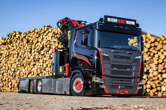 Hijsen in het Nauw; SCANIA R FLAT ROOF SLEEPER CAB RIGED FLATBED TRUCK 6X2 TAG AXLE WITH PALFINGER PK 65002 SH + JIB