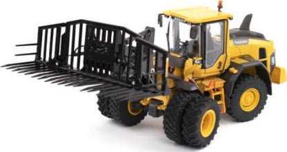 JCB AGRI Folding Grass Fork (Fits Volvo L60H) 1/32 - Celt Models