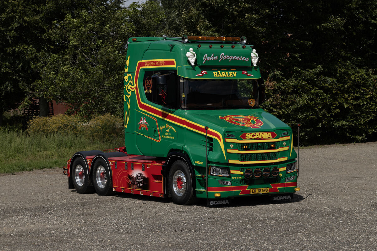 John Jørgensen; VLASTUIN S TORPEDO HIGHLINE FACELIFT 6X2 TAG AXLE