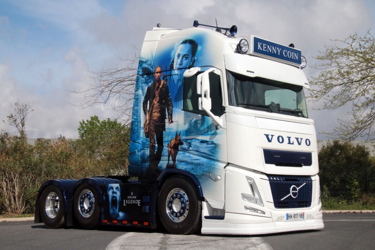 Kenny Coin; VOLVO FH AERO GLOBETROTTER XL 6X2 TWIN STEER - Celt Models