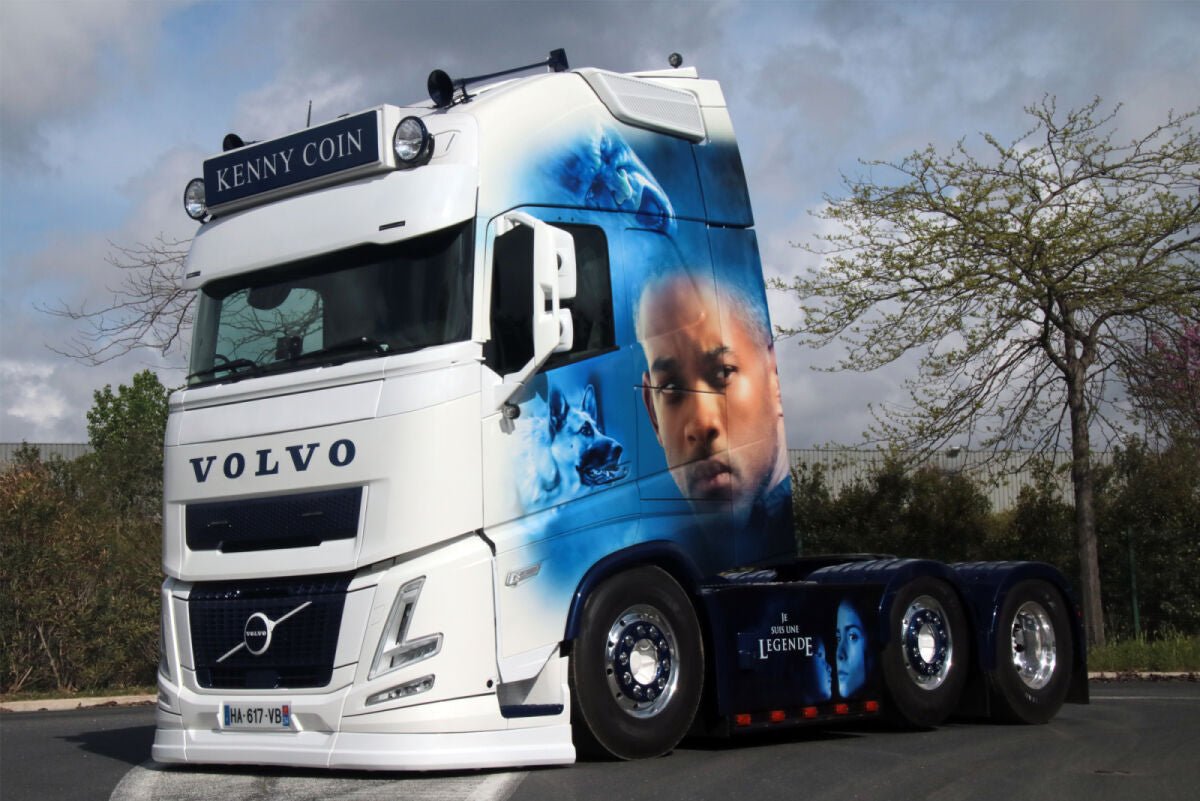 Kenny Coin; VOLVO FH AERO GLOBETROTTER XL 6X2 TWIN STEER - Celt Models