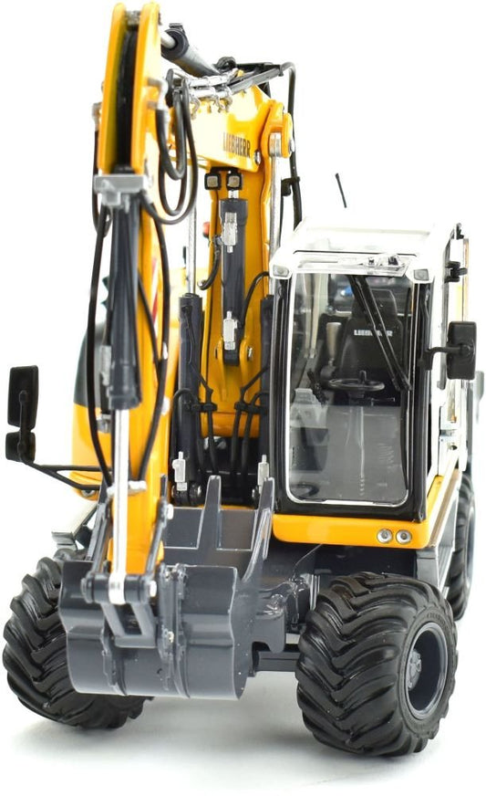 Liebherr A916 Wheeled Excavator w/Nokian Tyres and w/Disconnectable Standard Bucket 1/32 - Celt Models