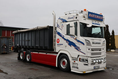 Martemoen; SCANIA R NORMAL CR20N RIGED TRUCK WITH HOOKLIFT SYSTEM 6X2 TAG AXLE + 15M3 CONTAINER - Celt Models