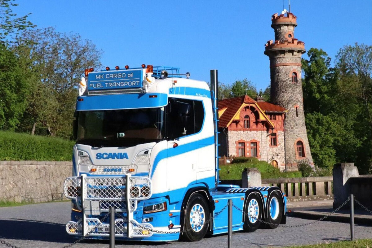 MK Cargo oil; SCANIA S NORMAL CS20N 6X2 TWIN STEER