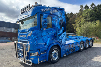 Molander; SCANIA R NORMAL CR20N RIGED TRUCK WITH HOOKLIFT SYSTEM 8X4 + 15M3 CONTAINER