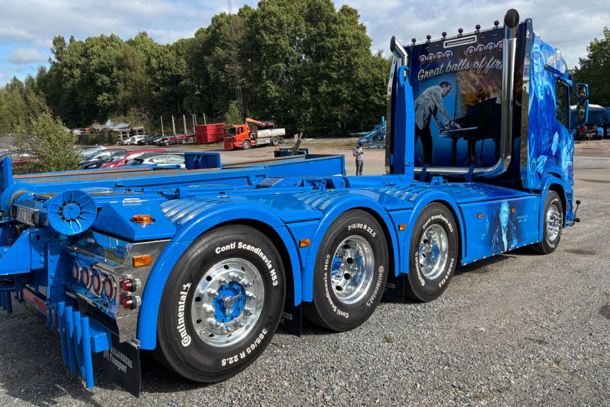 Molander; SCANIA R NORMAL CR20N RIGED TRUCK WITH HOOKLIFT SYSTEM 8X4 + 15M3 CONTAINER