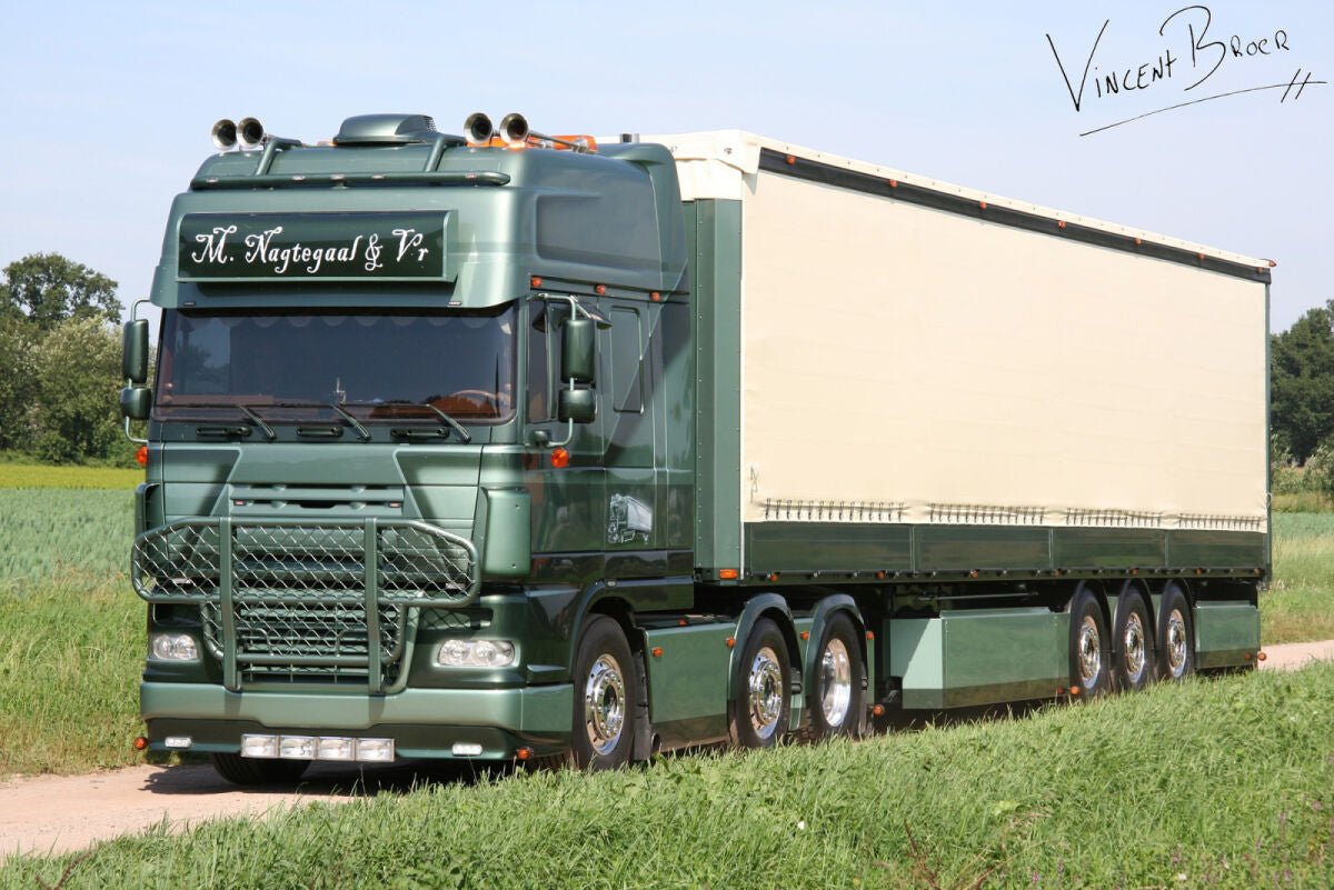 Nagtegaal; DAF XF95 SUPER SPACE CAB 6X2 TWIN STEER CURTAINSIDE TRAILER - 3 AXLE - Celt Models