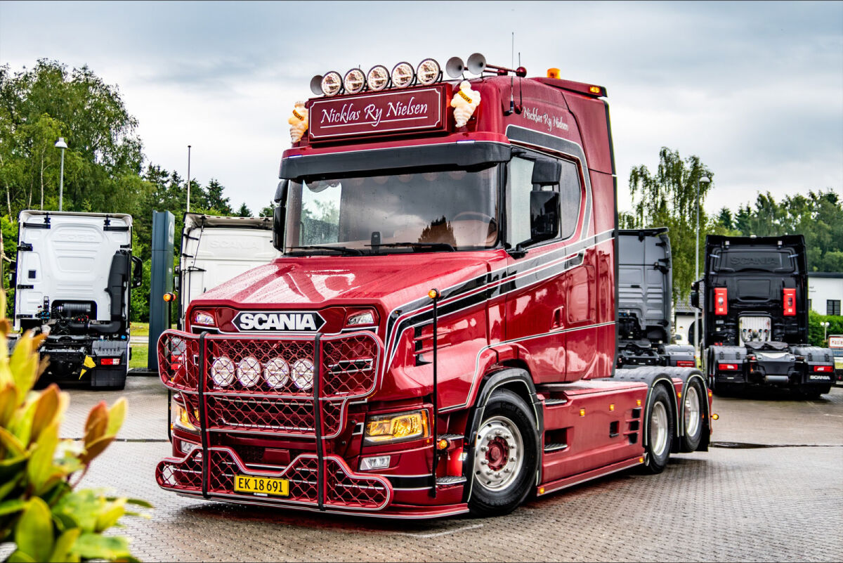 Nicklas Ry Nielsen; VLASTUIN S TORPEDO HIGHLINE FACELIFT 6X2 TAG AXLE