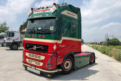 Piscaglia; VOLVO FH5 GLOBETROTTER XL 4X2 - Celt Models