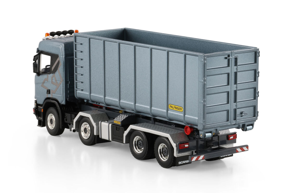 Premium Line; SCANIA R NORMAL CR20N RIGED TRUCK WITH HOOKLIFT SYSTEM 8X4 + 40M3 CONTAINER