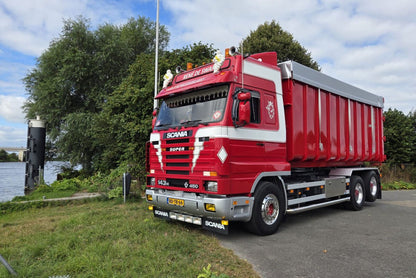 Rene de Swart; SCANIA 3 SERIES STREAMLINE CABLE SYSTEM 6X2 TAG AXLE + 40M3 CONTAINER - Celt Models