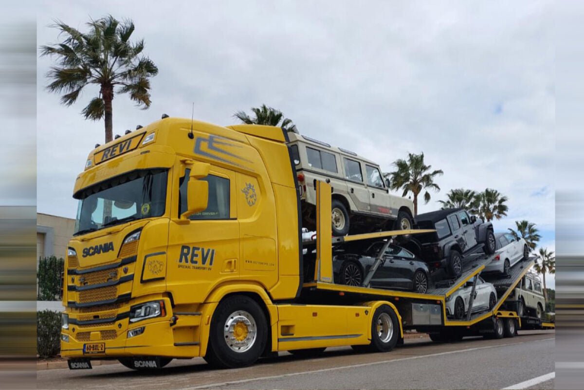 Revi; SCANIA R HIGHLINE CR20H 4X2 TRUCK TRANSPORTER - 3 AXLE - Celt Models