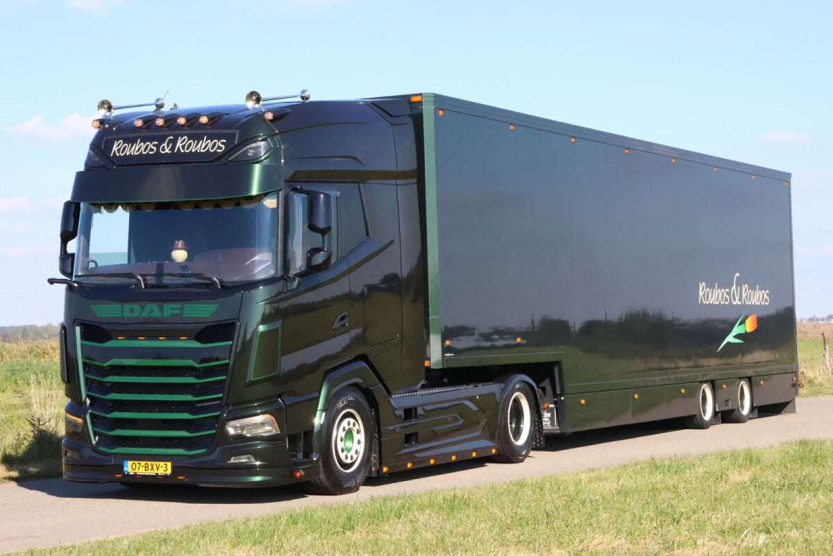 Roubos & Roubos; DAF XG+ 4X2 SEMI BOX TRAILER - 2 AXLE