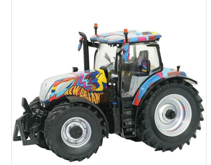 Britains 43392 New Holland T7.300 60th Anniversary Limited Edition Model 1:32