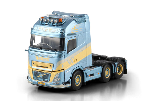 S.N. de Witte; VOLVO FH AERO GLOBETROTTER XL 6X2 TWIN STEER