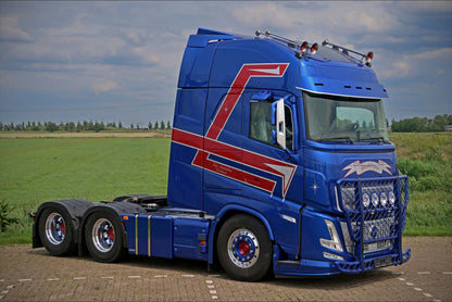 Siep Amsterdam; VOLVO FH AERO GLOBETROTTER XXL 6X2 TAG AXLE SEMI WITH CURTAIN TRAILER - 3 AXLE