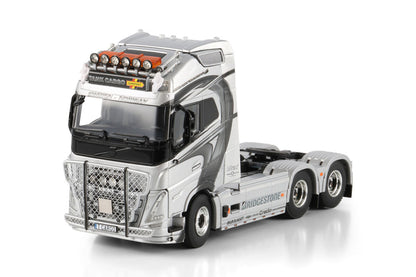 Tank Cargo; VOLVO FH5 GLOBETROTTER XL 6X2 TAG AXLE