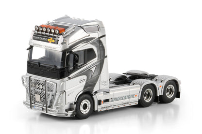 Tank Cargo; VOLVO FH5 GLOBETROTTER XL 6X2 TAG AXLE