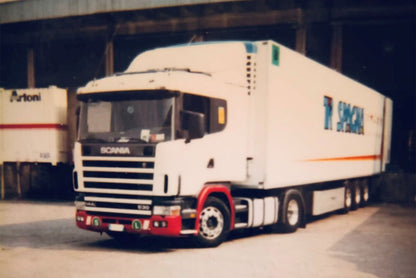 Tirspagna; SCANIA 4 SERIES FLAT ROOF 4X2 REEFER TRAILER - 3 AXLE - Celt Models