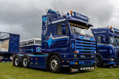 Toftegaard; SCANIA 3 SERIES STREAMLINE 6X2 TAG AXLE - Celt Models