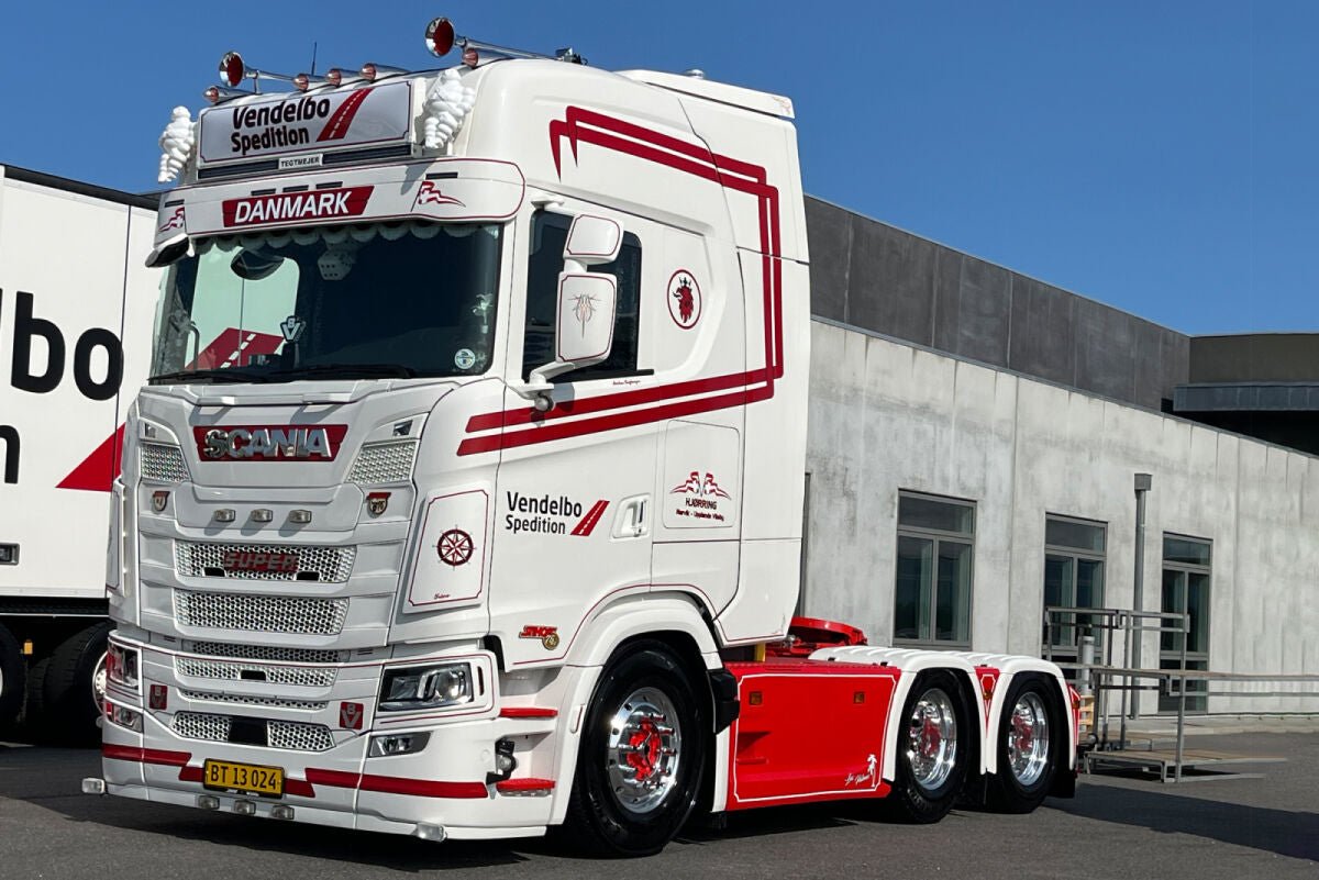 Vendelbo Spedition; SCANIA S HIGHLINE CS20H 6X2 TAG AXLE - Celt Models