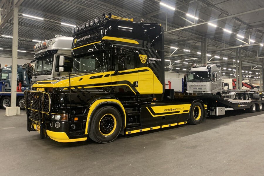 Versteijnen Trucks; SCANIA T5 TORPEDO TOPLINE 4X2 TRUCK TRANSPORTER - 3 AXLE - Celt Models