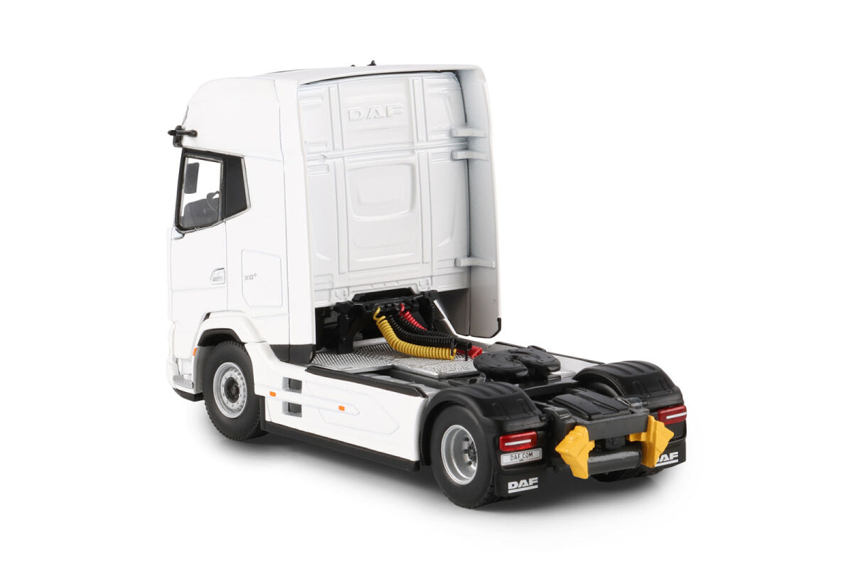 White Line; DAF XG+ MY25 4X2