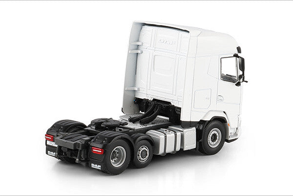 White Line; DAF XG MY25 6X2 MIDLIFT AXLE
