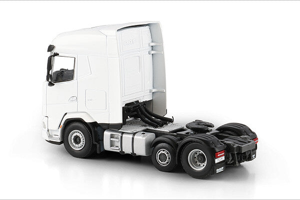 White Line; DAF XG MY25 6X2 MIDLIFT AXLE