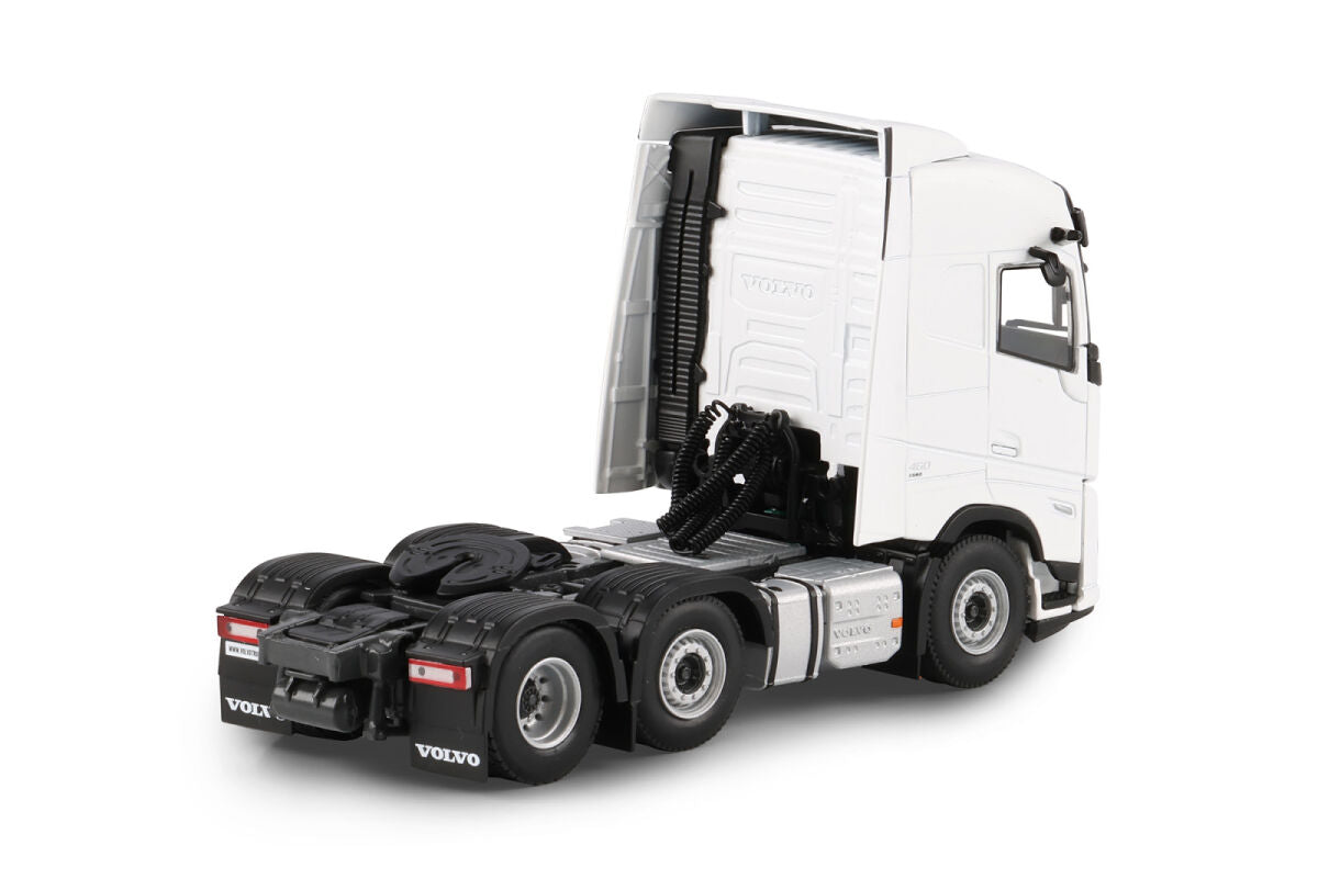 White Line; VOLVO FH AERO GLOBETROTTER 6X2 TWIN STEER